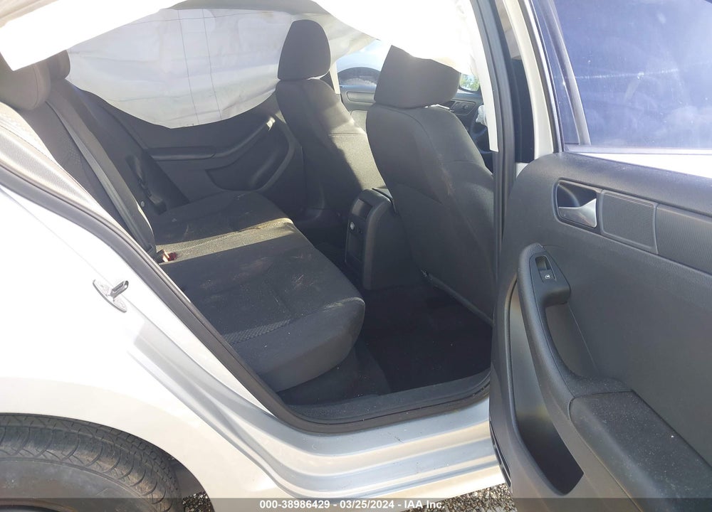 2014 VOLKSWAGEN JETTA 2.0L S VIN: 3VW2K7AJ1EM425795