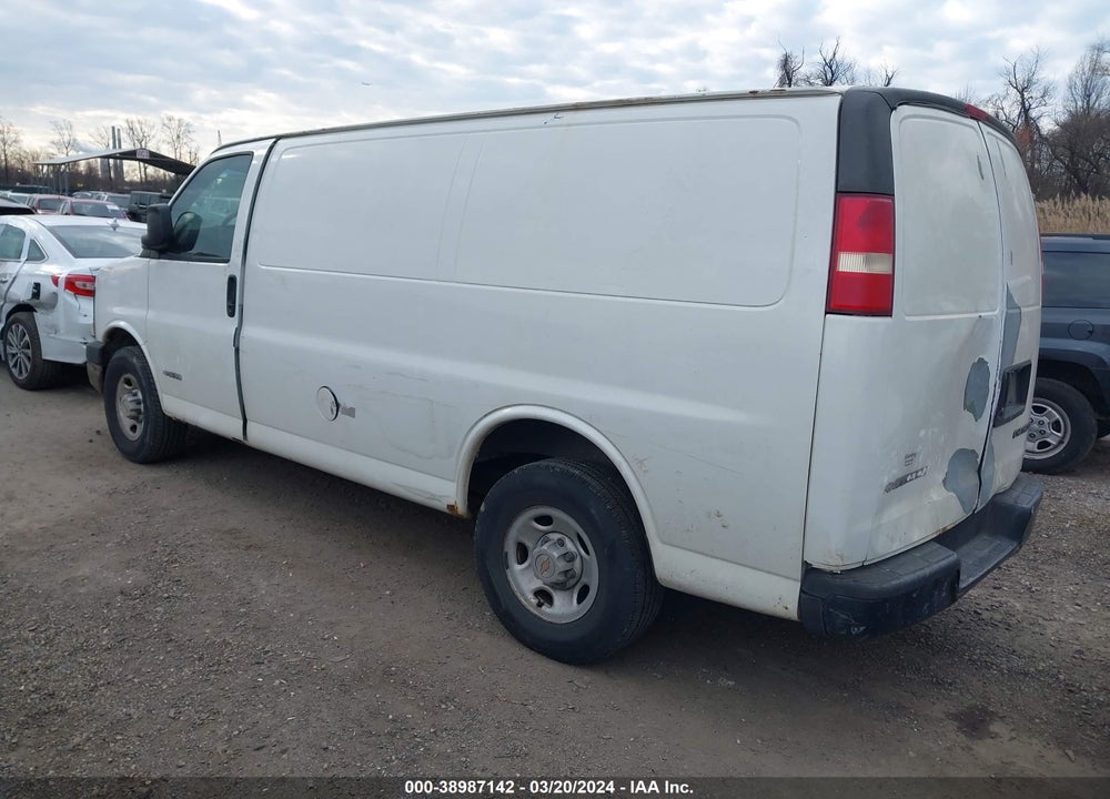 2004 CHEVROLET EXPRESS VIN: 1GCGG25U241133876