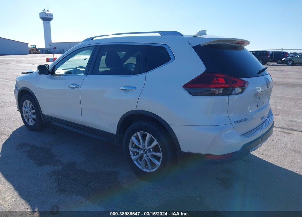 2018 NISSAN ROGUE SV VIN: KNMAT2MV1JP566108