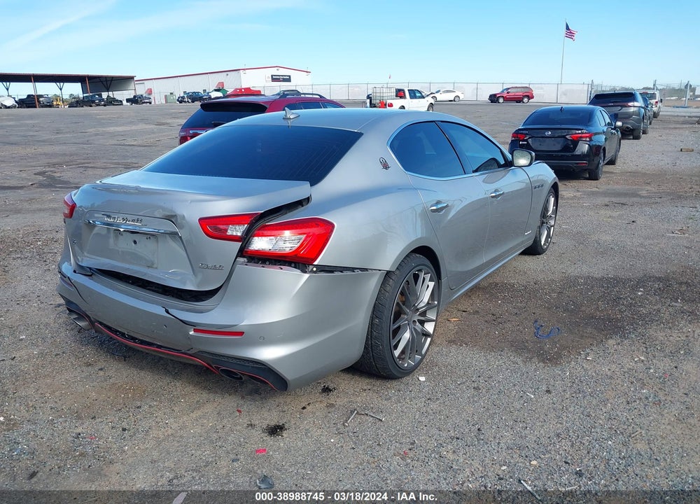 2018 MASERATI GHIBLI S GRANSPORT VIN: ZAM57YSS2J1281515
