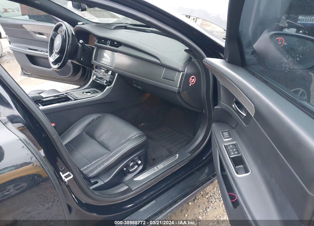 2018 JAGUAR XF S VIN: SAJBM2FV3JCY67826
