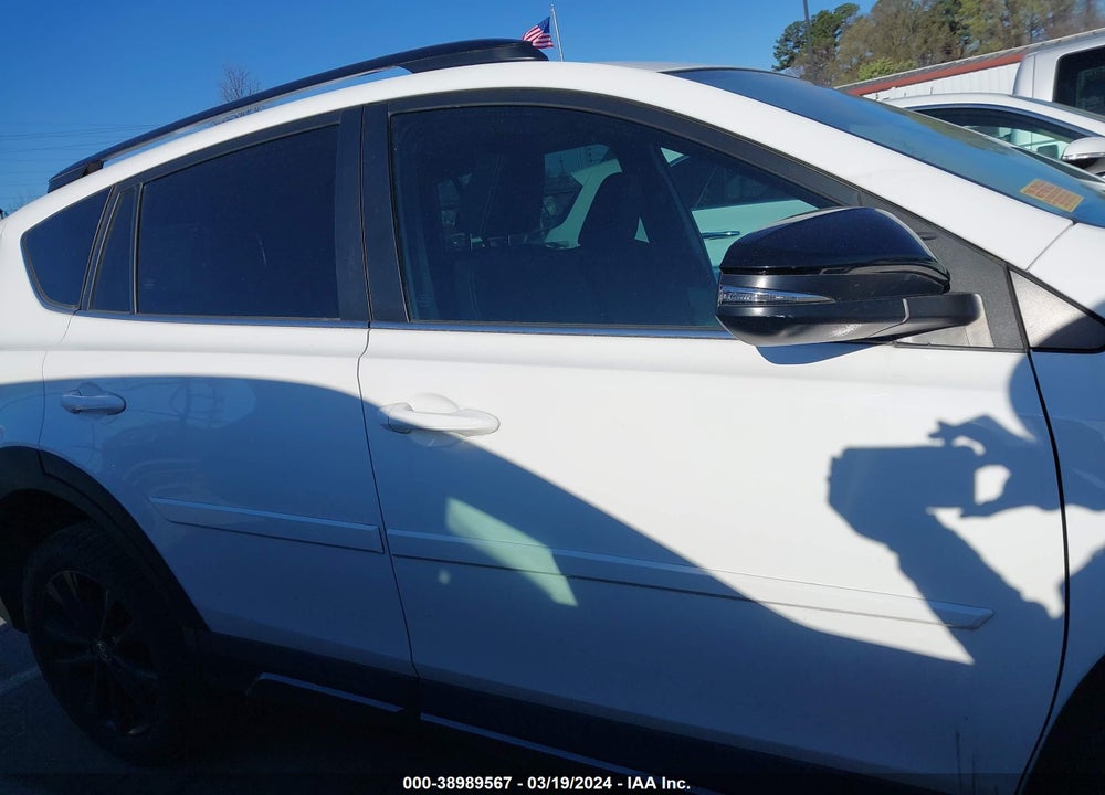2018 TOYOTA RAV4 VIN: 2T3RFREV7JW809541