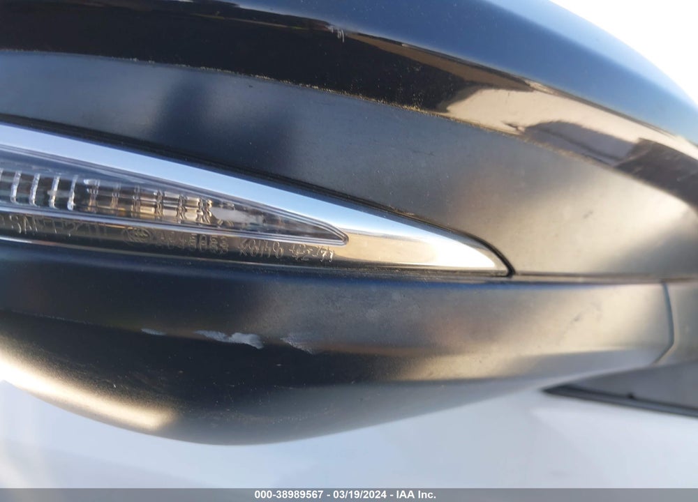 2018 TOYOTA RAV4 VIN: 2T3RFREV7JW809541