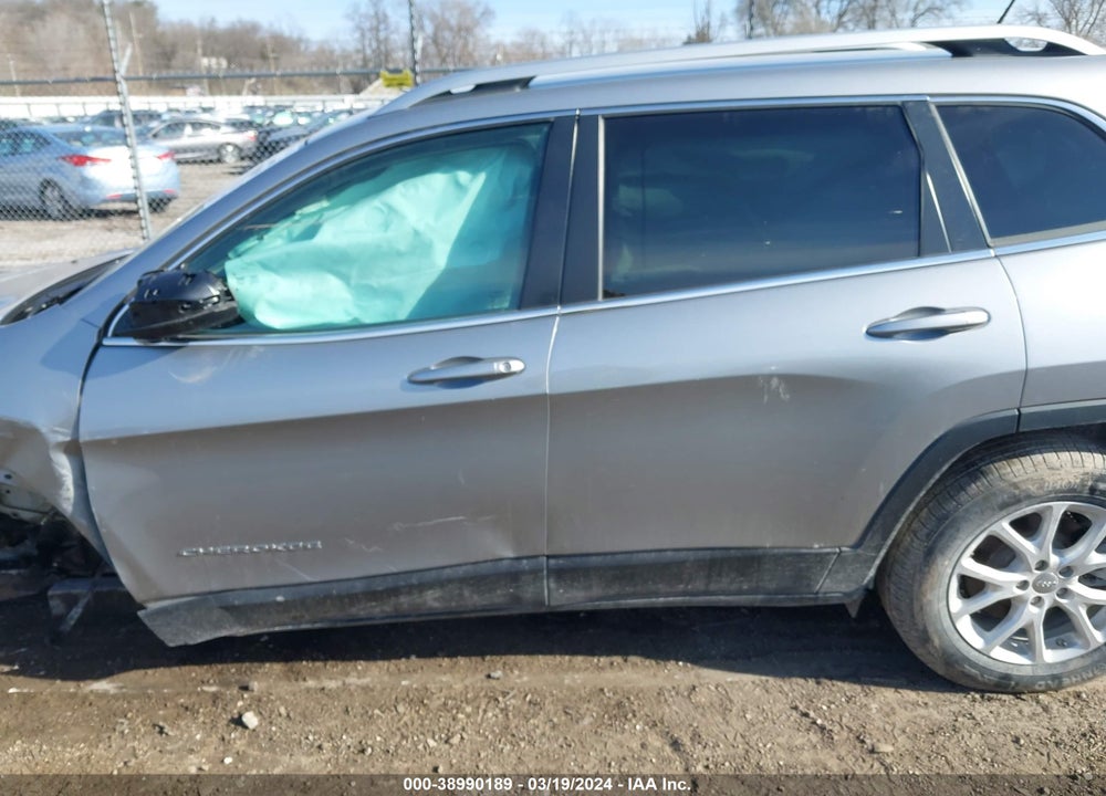 2017 JEEP CHEROKEE LATITUDE 4X4 VIN: 1C4PJMCB9HW588277
