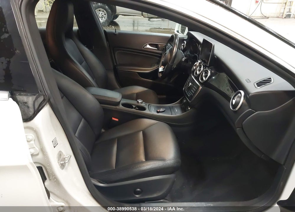 2015 MERCEDES-BENZ CLA 250 4MATIC VIN: WDDSJ4GB2FN233027