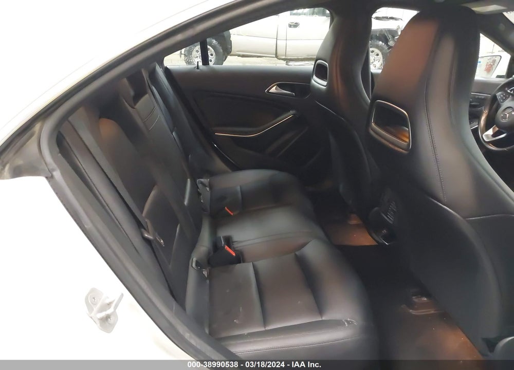 2015 MERCEDES-BENZ CLA 250 4MATIC VIN: WDDSJ4GB2FN233027