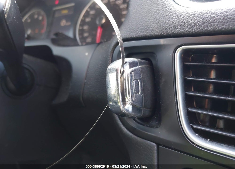 2015 AUDI Q5 2.0T PREMIUM VIN: WA1LFAFP6FA040599