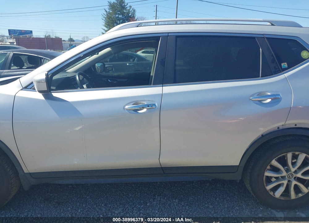 2018 NISSAN ROGUE SV VIN: JN8AT2MV1JW347501