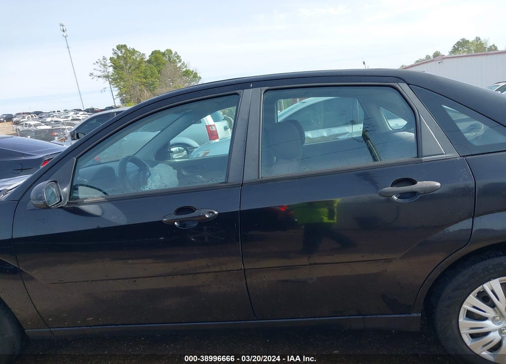 2007 FORD FOCUS S/SE/SES VIN: 1FAFP34N27W174856