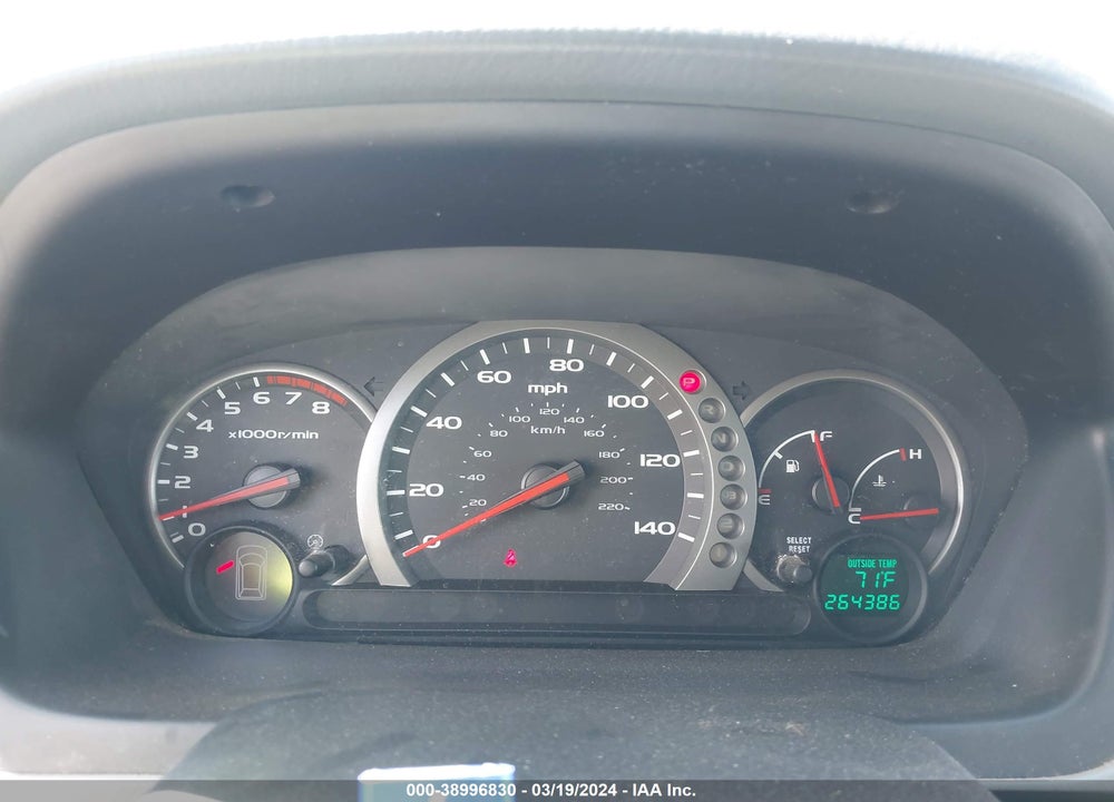 2005 HONDA PILOT VIN: 5FNYF18575B005146
