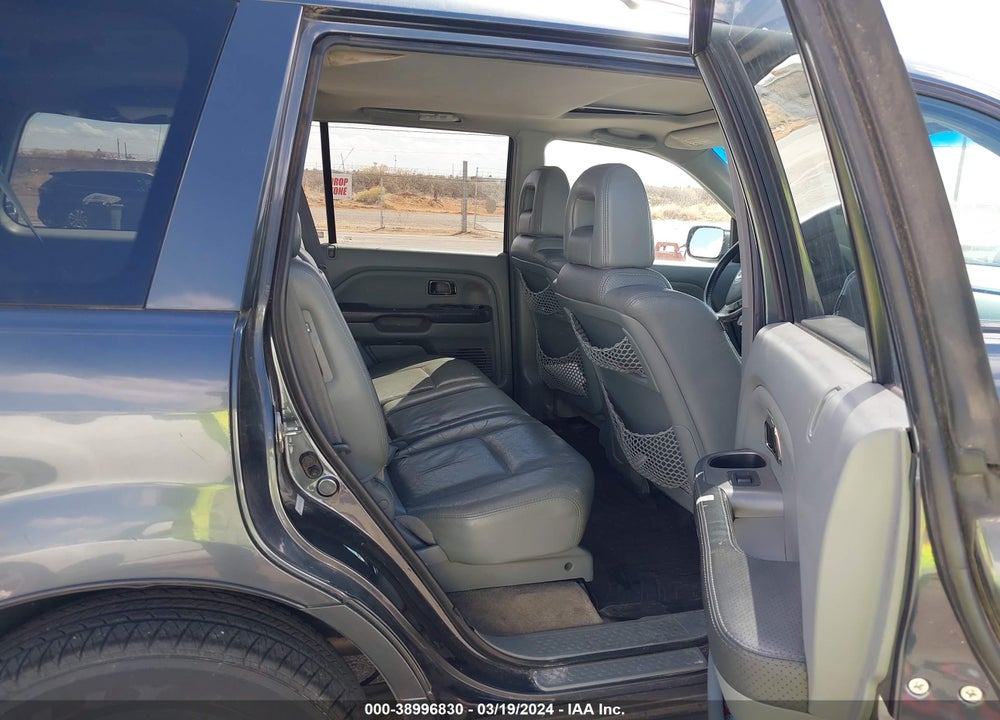 2005 HONDA PILOT VIN: 5FNYF18575B005146