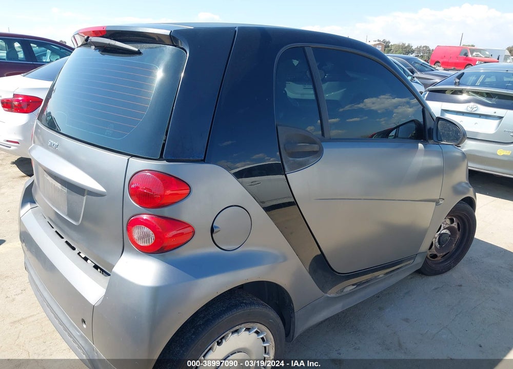 2013 SMART FORTWO PASSION/PURE VIN: WMEEJ3BA6DK690570