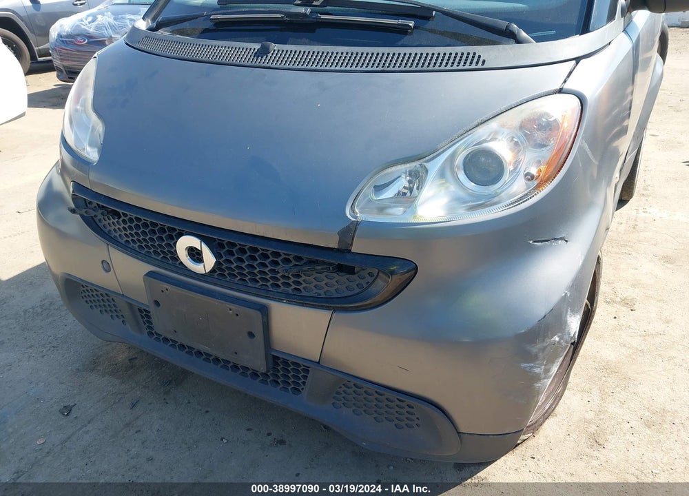 2013 SMART FORTWO PASSION/PURE VIN: WMEEJ3BA6DK690570