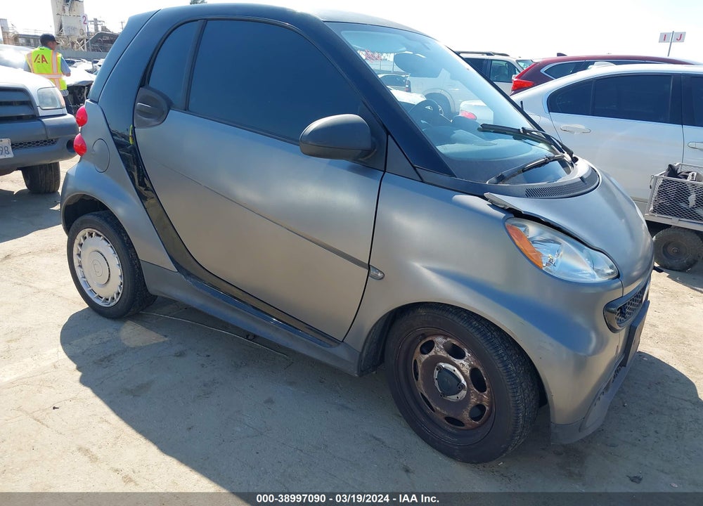 2013 SMART FORTWO PASSION/PURE VIN: WMEEJ3BA6DK690570