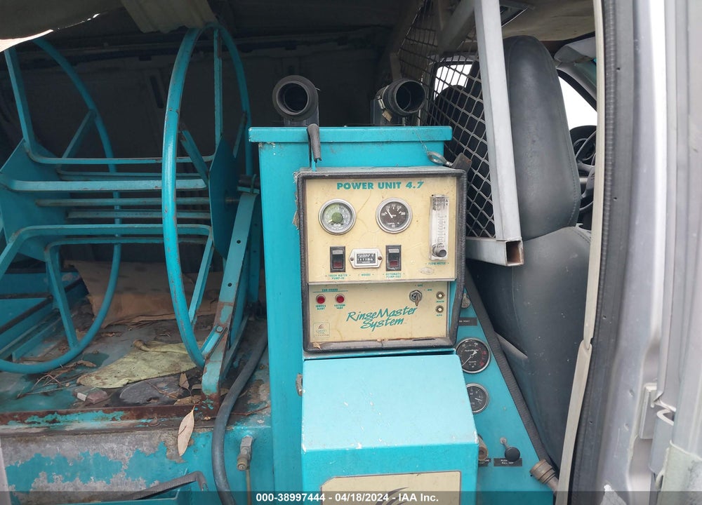 1998 CHEVROLET CHEVY VAN G3500 VIN: 1GCHG39R3W1046930