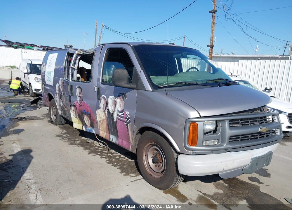 1998 CHEVROLET CHEVY VAN G3500 VIN: 1GCHG39R3W1046930