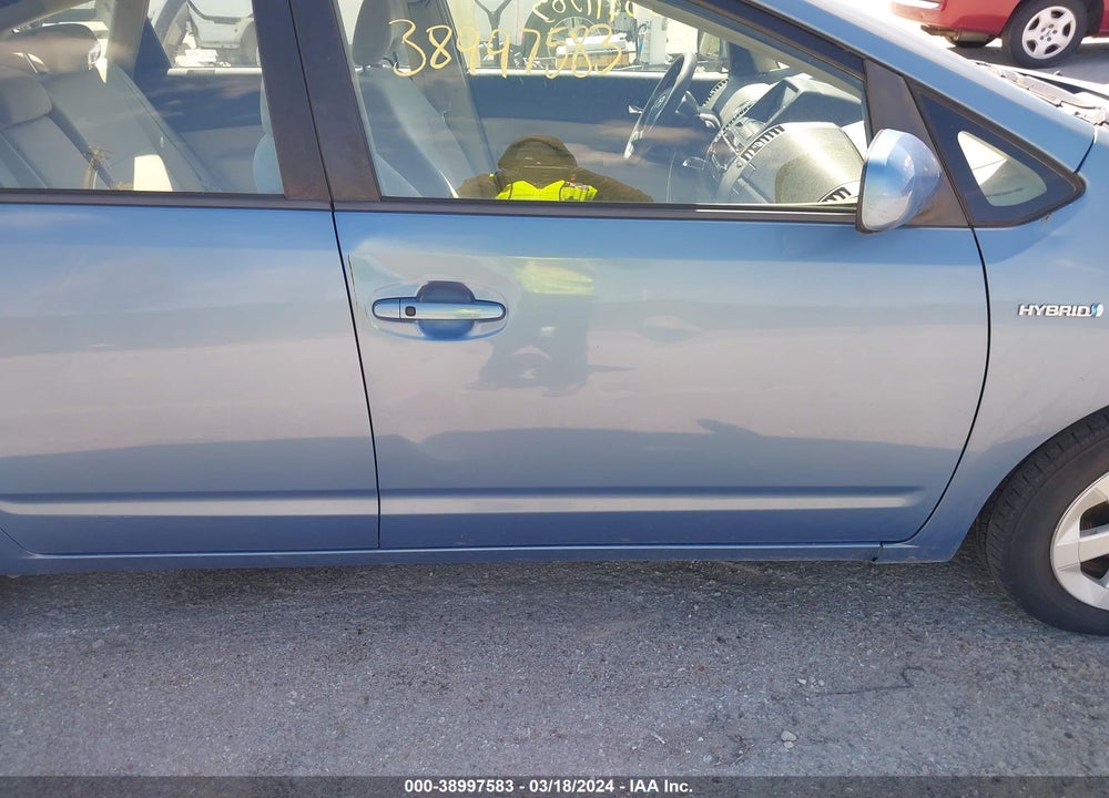 2008 TOYOTA PRIUS VIN: JTDKB20UX87776527