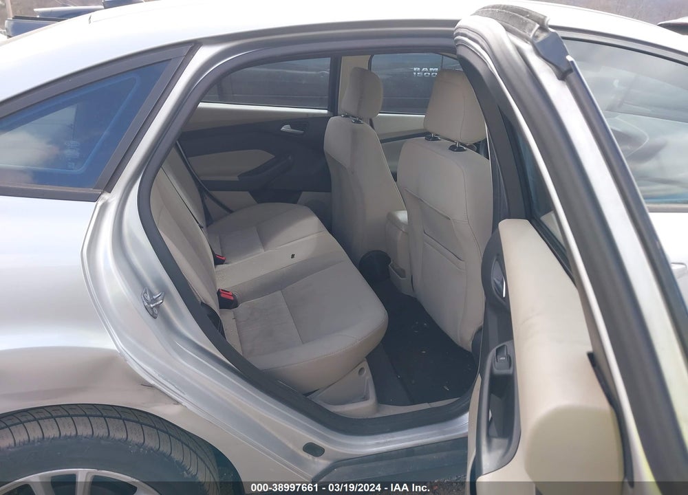 2018 FORD FOCUS VIN: 1FADP3F2XJL231405