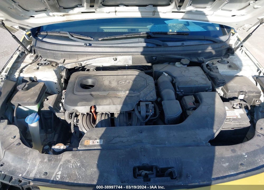 2015 HYUNDAI SONATA VIN: 5NPE24AF4FH070316