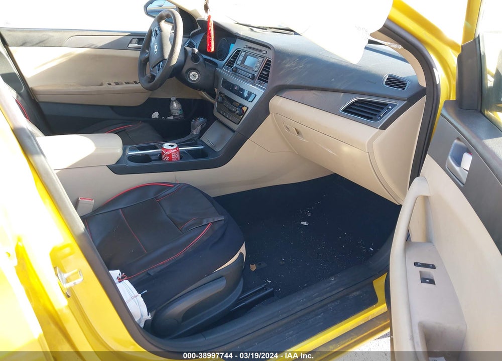 2015 HYUNDAI SONATA VIN: 5NPE24AF4FH070316