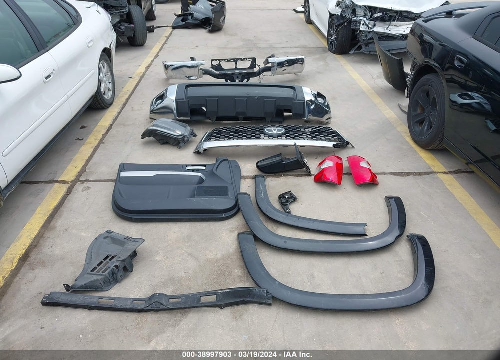 2019 TOYOTA TUNDRA SR5 5.7L V8 VIN: 5TFDY5F12KX834305