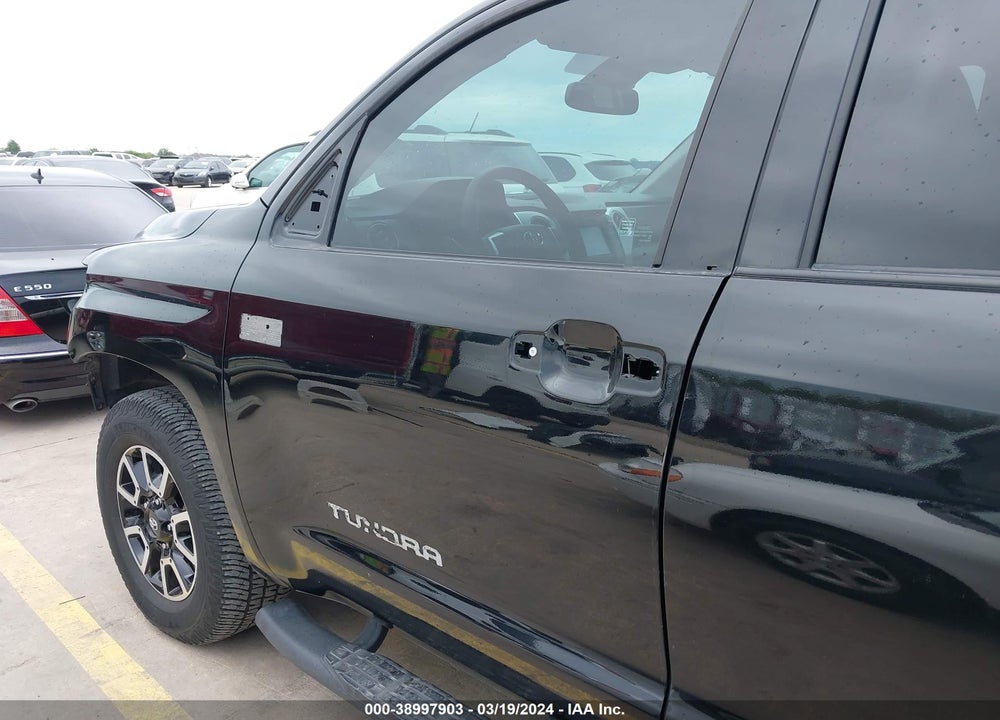 2019 TOYOTA TUNDRA SR5 5.7L V8 VIN: 5TFDY5F12KX834305