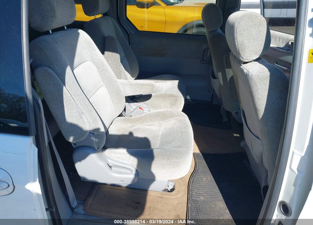 2005 KIA SEDONA EX/LX VIN: KNDUP132X56674130