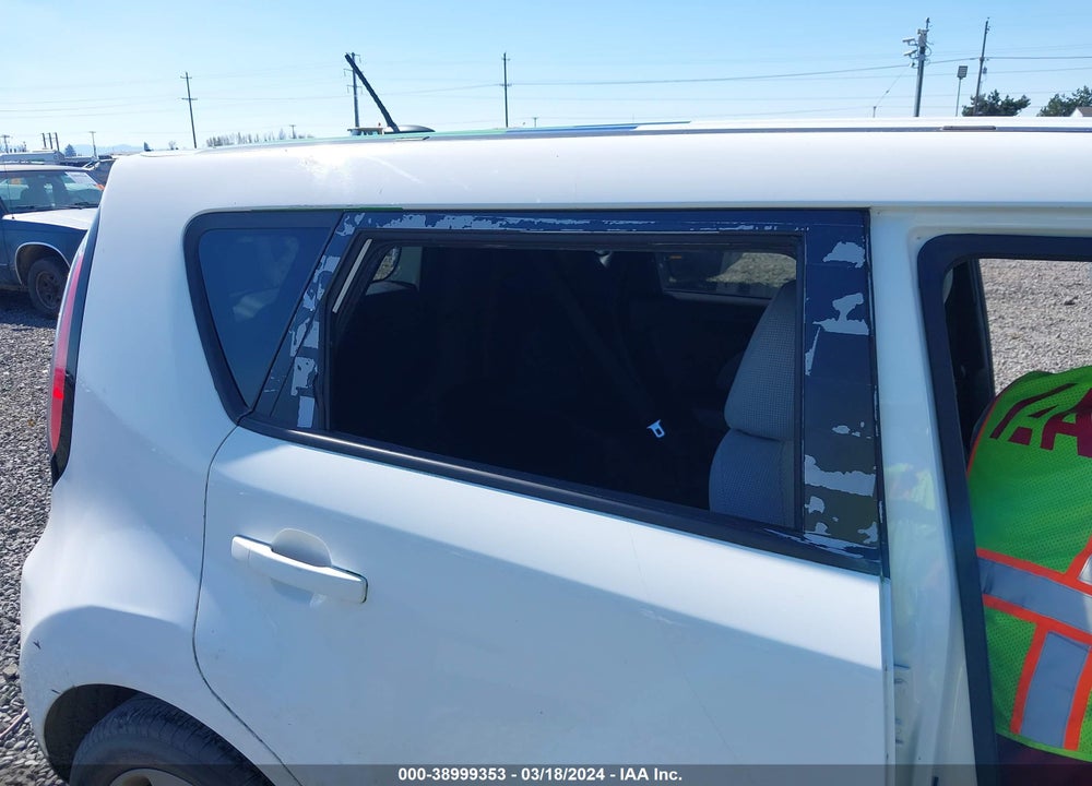 2015 KIA SOUL VIN: KNDJN2A24F7135855