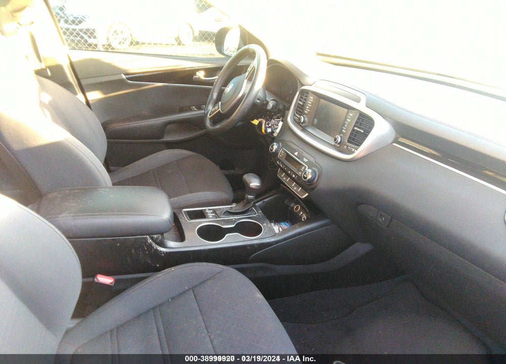 2019 KIA SORENTO 3.3L S VIN: 5XYPGDA56KG584509