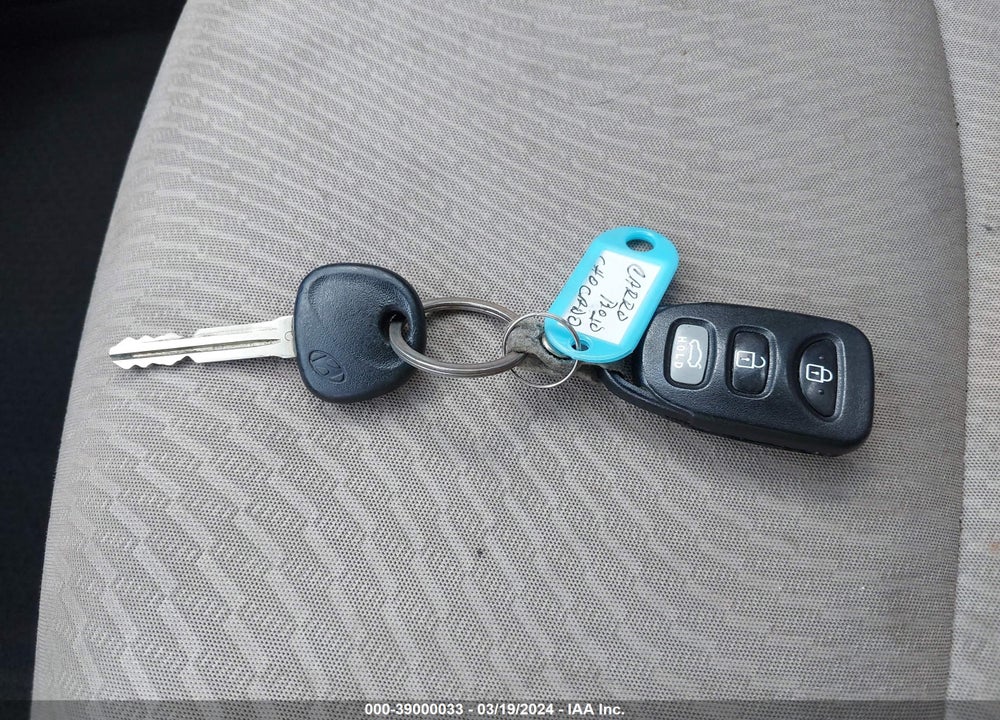 2014 HYUNDAI ELANTRA SE VIN: 5NPDH4AE9EH470582
