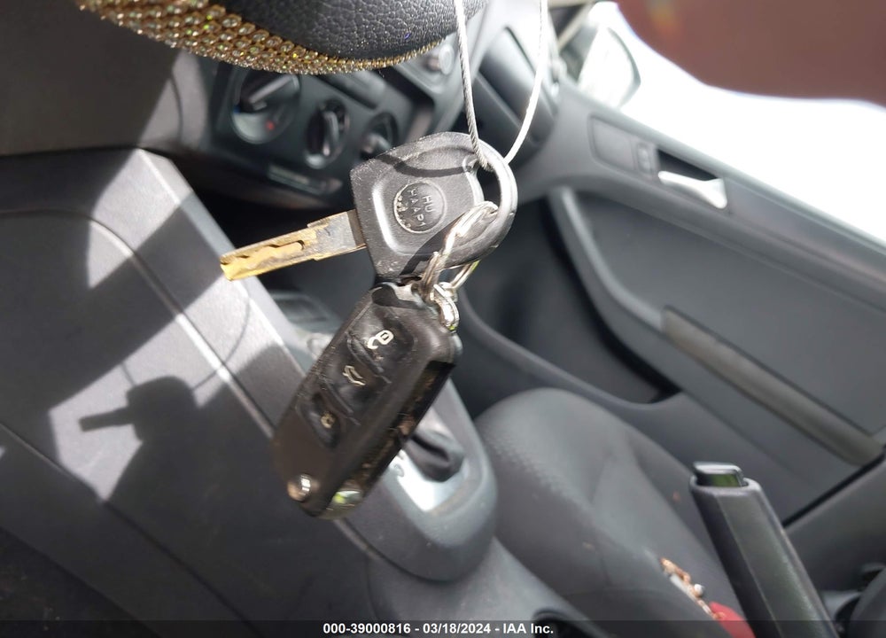 2012 VOLKSWAGEN JETTA VIN: 3VW2K7AJ7CM393562