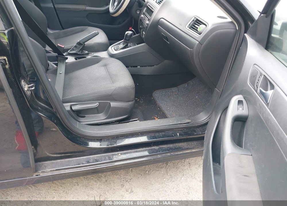 2012 VOLKSWAGEN JETTA VIN: 3VW2K7AJ7CM393562