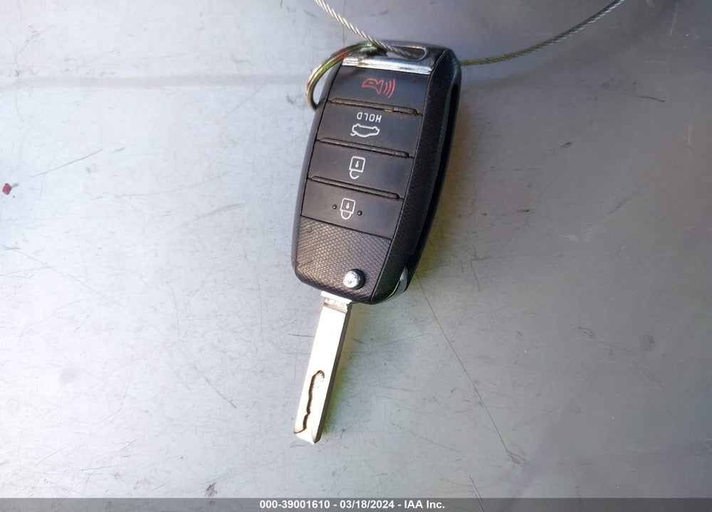 2019 KIA OPTIMA LX VIN: 5XXGT4L30KG329477