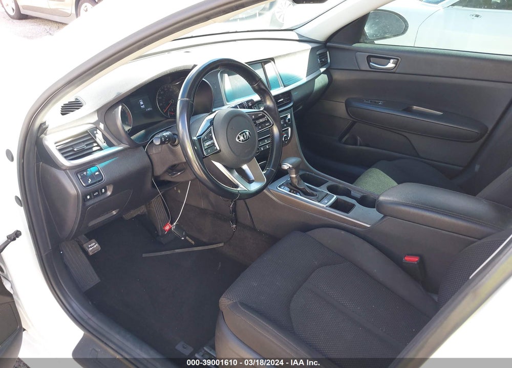 2019 KIA OPTIMA LX VIN: 5XXGT4L30KG329477