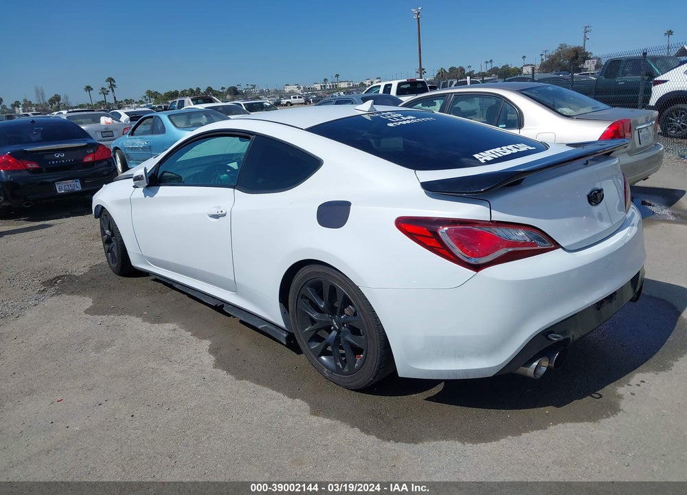 2016 HYUNDAI GENESIS 3.8 BASE VIN: KMHHT6KJ3GU134616