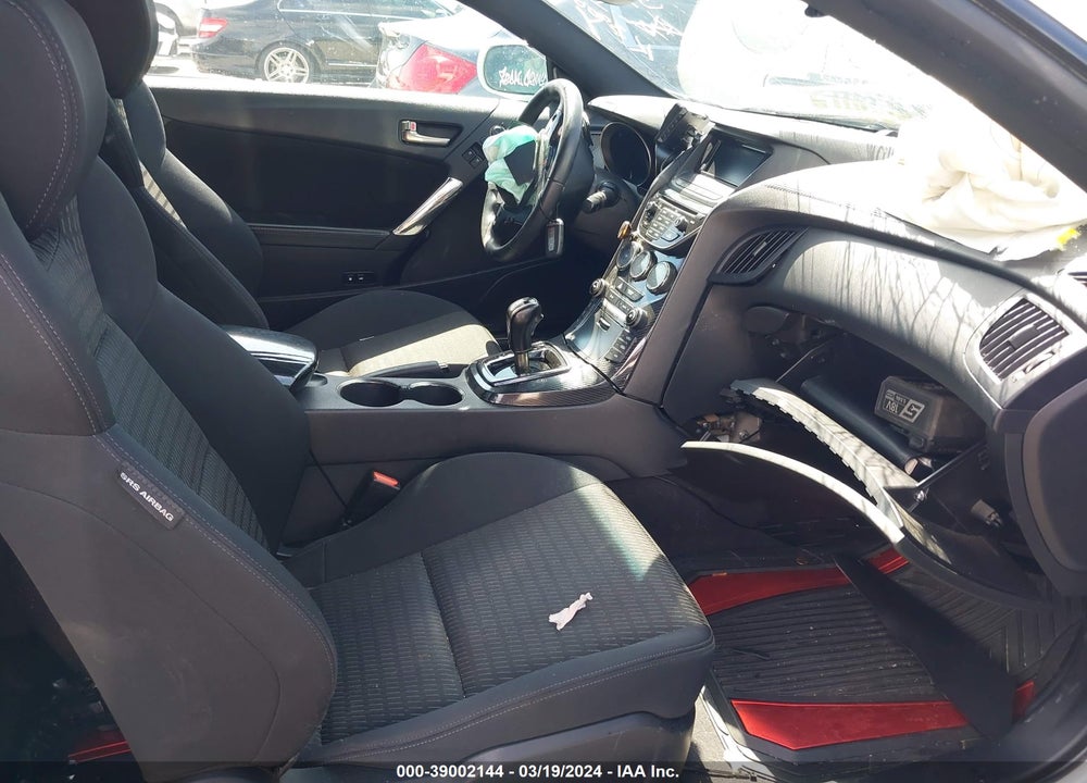 2016 HYUNDAI GENESIS 3.8 BASE VIN: KMHHT6KJ3GU134616