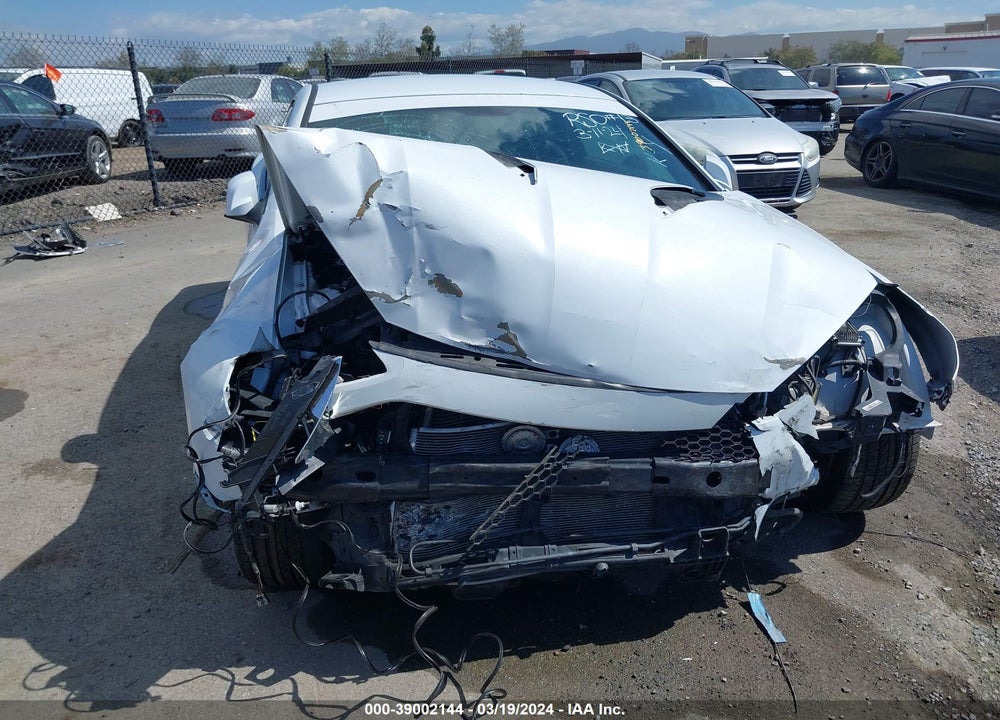 2016 HYUNDAI GENESIS 3.8 BASE VIN: KMHHT6KJ3GU134616