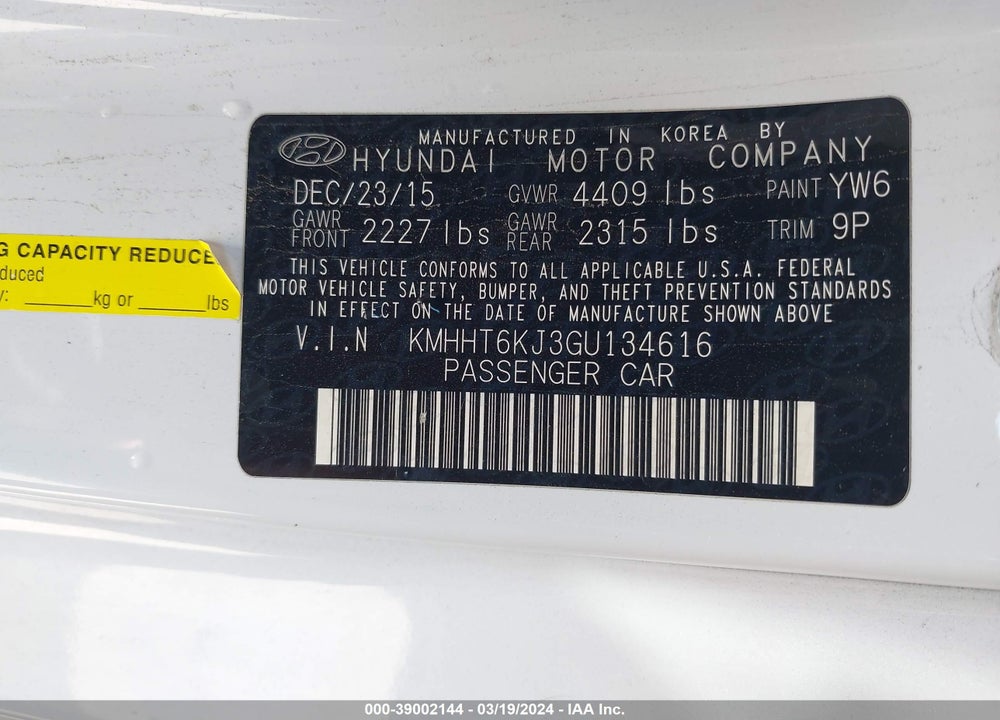 2016 HYUNDAI GENESIS 3.8 BASE VIN: KMHHT6KJ3GU134616