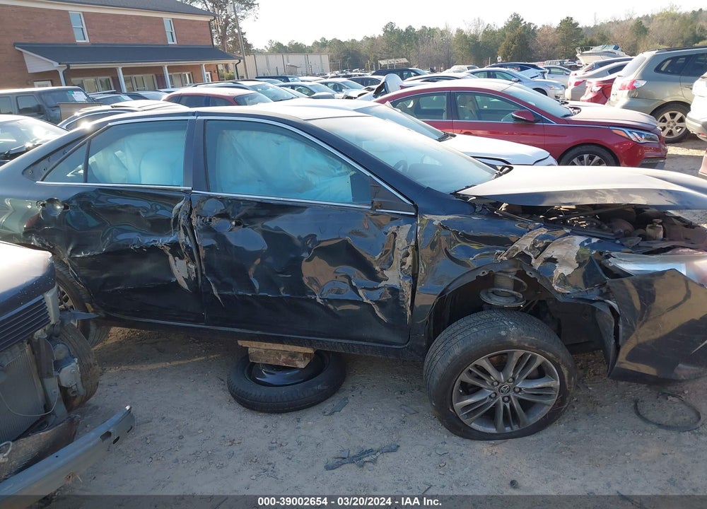 2015 TOYOTA CAMRY SE VIN: 4T1BF1FK2FU113192