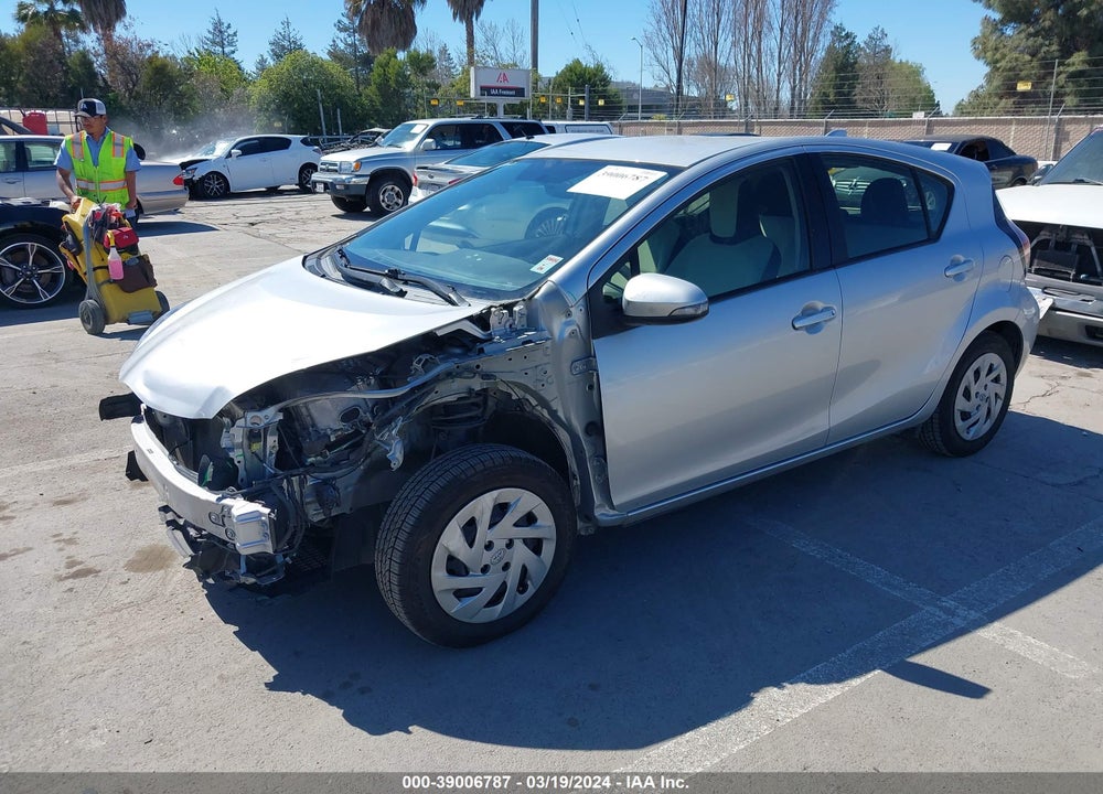 2016 TOYOTA PRIUS C ONE VIN: JTDKDTB38G1120106