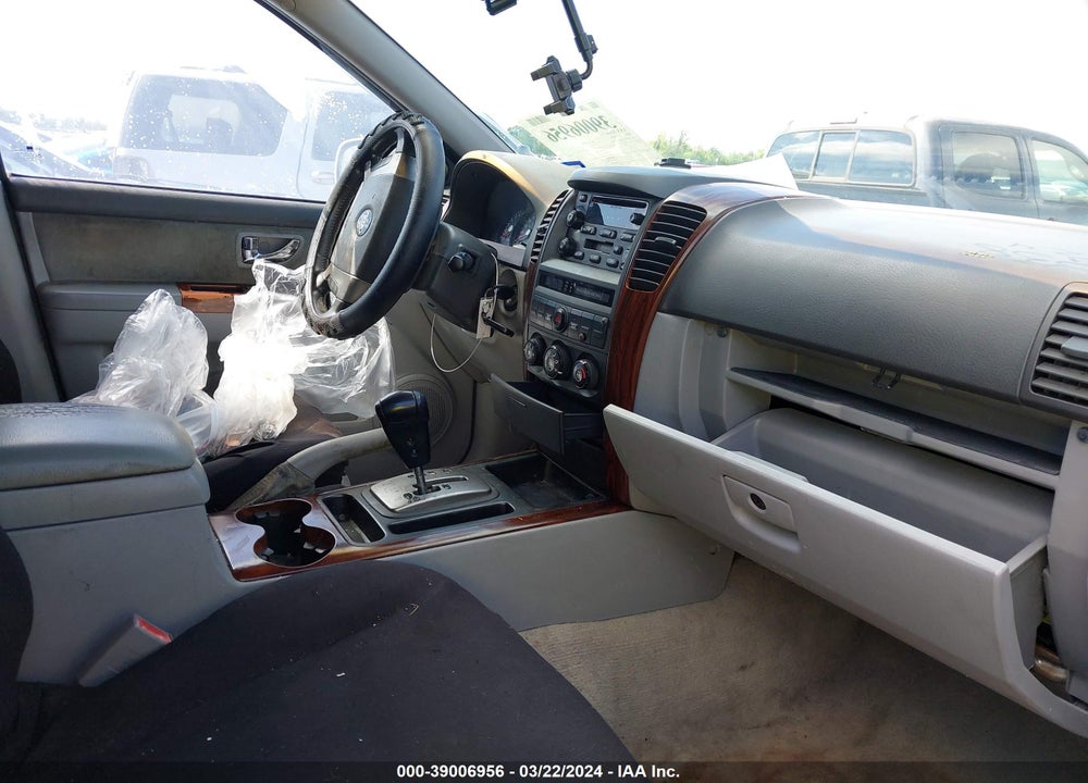2006 KIA SORENTO EX/LX VIN: KNDJD733X65637027
