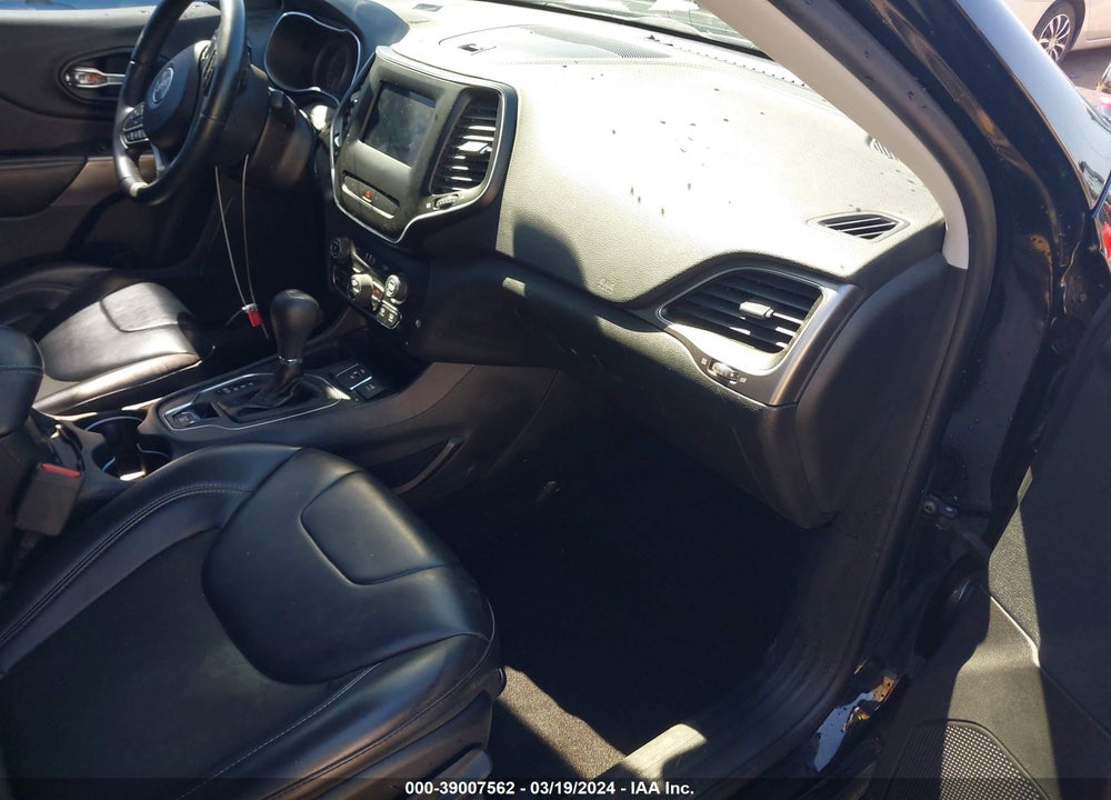 2019 JEEP CHEROKEE LATITUDE PLUS FWD VIN: 1C4PJLLB4KD185398