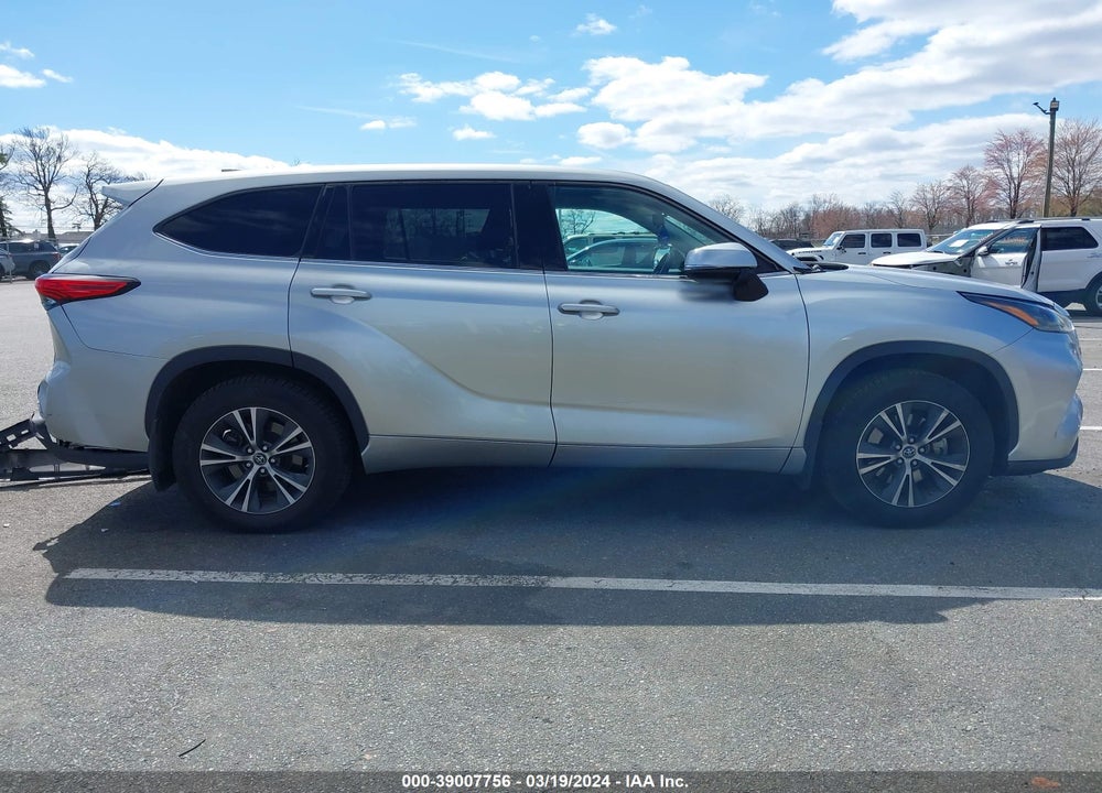 2021 TOYOTA HIGHLANDER LE VIN: 5TDBZRBH8MS545291