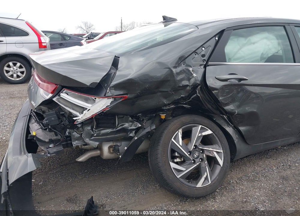 2024 HYUNDAI ELANTRA VIN: KMHLP4DG4RU663242