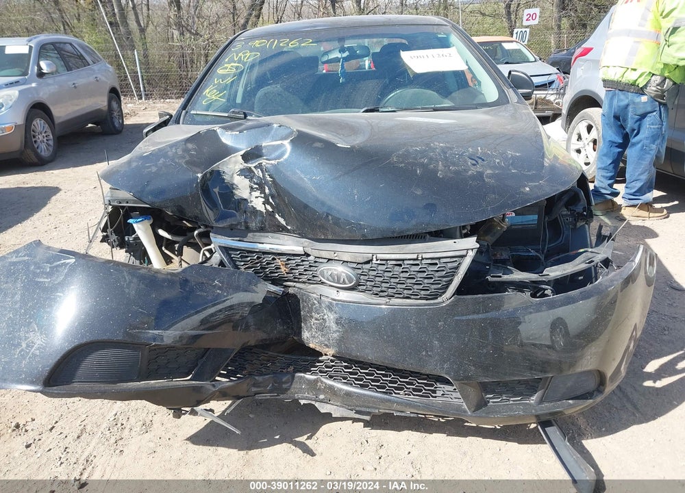 2011 KIA FORTE VIN: KNAFU4A22B5459846