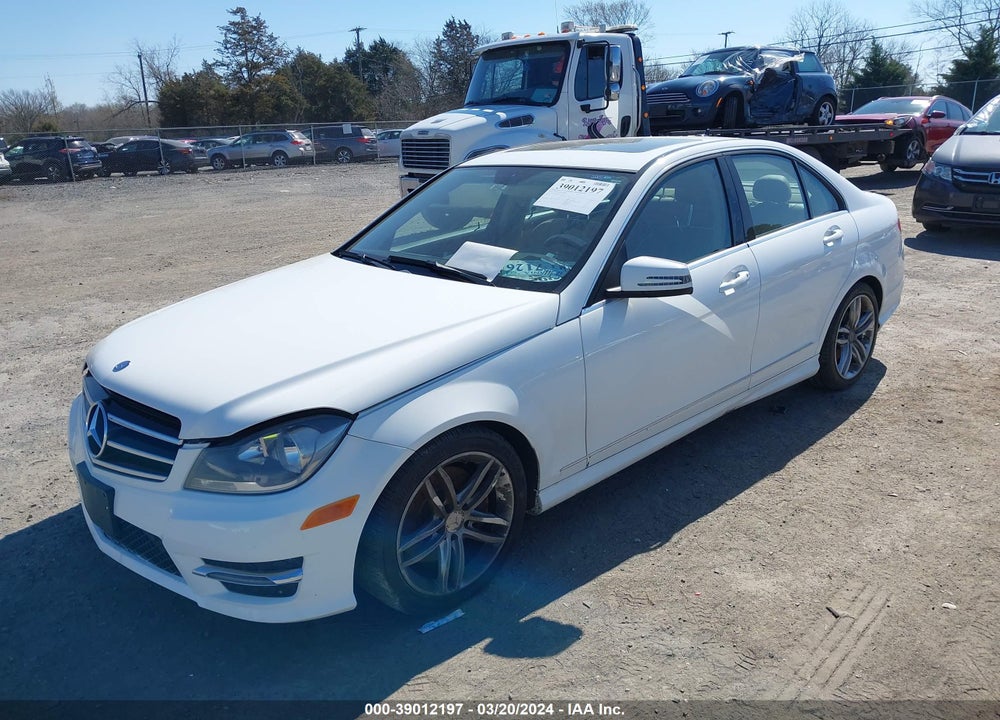 2014 MERCEDES-BENZ C 300 LUXURY 4MATIC/SPORT 4MATIC VIN: WDDGF8AB2ER315175