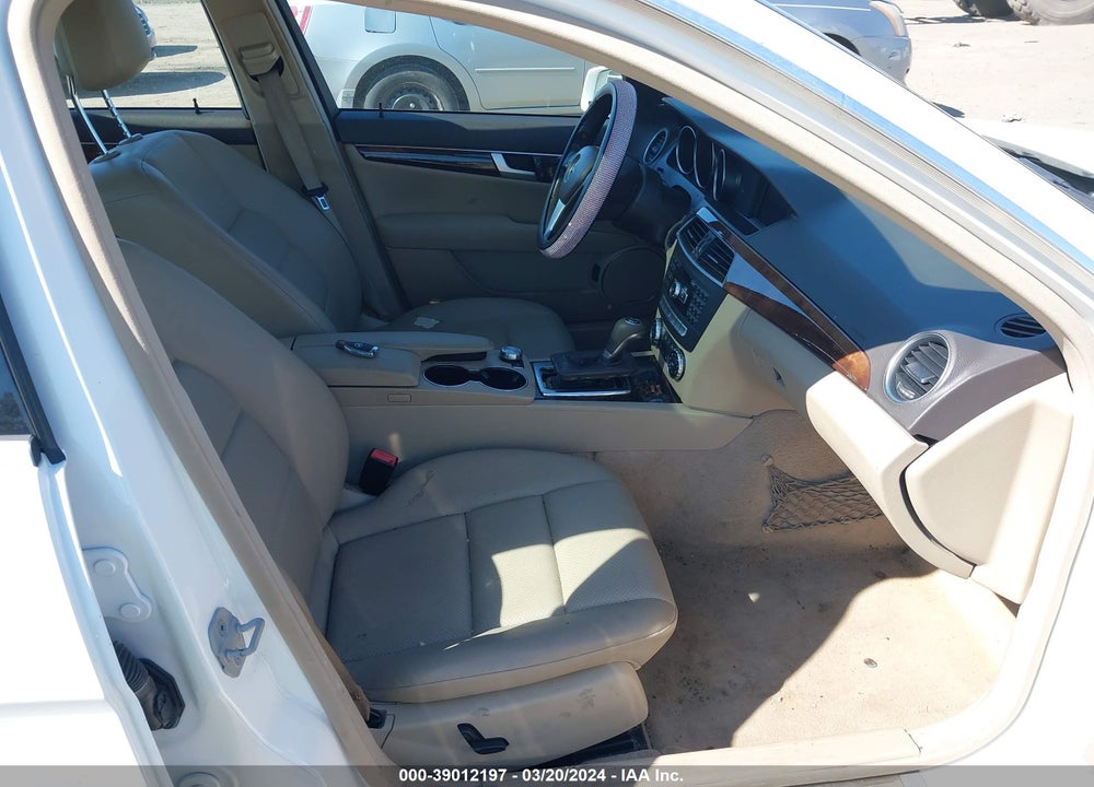 2014 MERCEDES-BENZ C 300 LUXURY 4MATIC/SPORT 4MATIC VIN: WDDGF8AB2ER315175