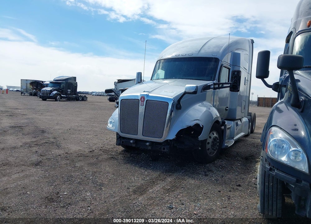 2020 KENWORTH T680 VIN: 1XKYDP9X8LJ400889