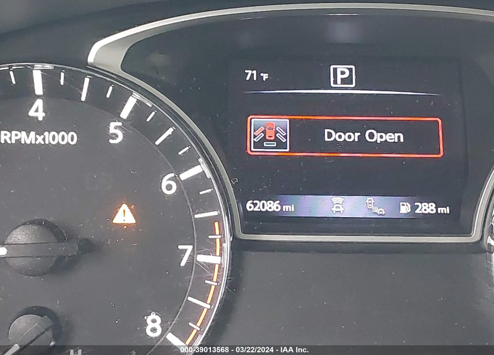2018 NISSAN PATHFINDER SL VIN: 5N1DR2MN4JC604039