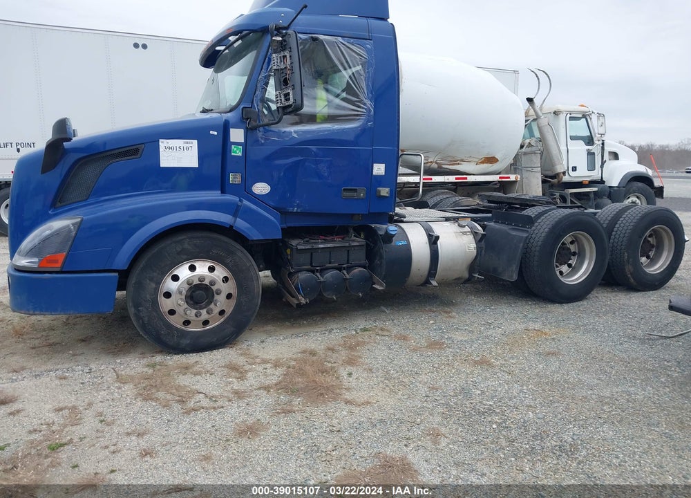2015 VOLVO VN VNL VIN: 4V4NC9EH5FN913465